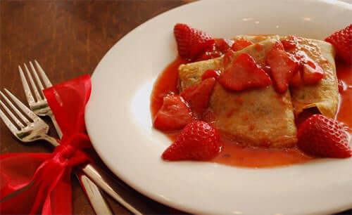 For The Lovers: Strawberry & Chocolate Filled Crepes